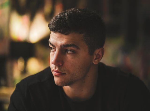 5 Tips Penting yang Bisa Bantu Tumbuhkan Rambut, Disimak Bro!