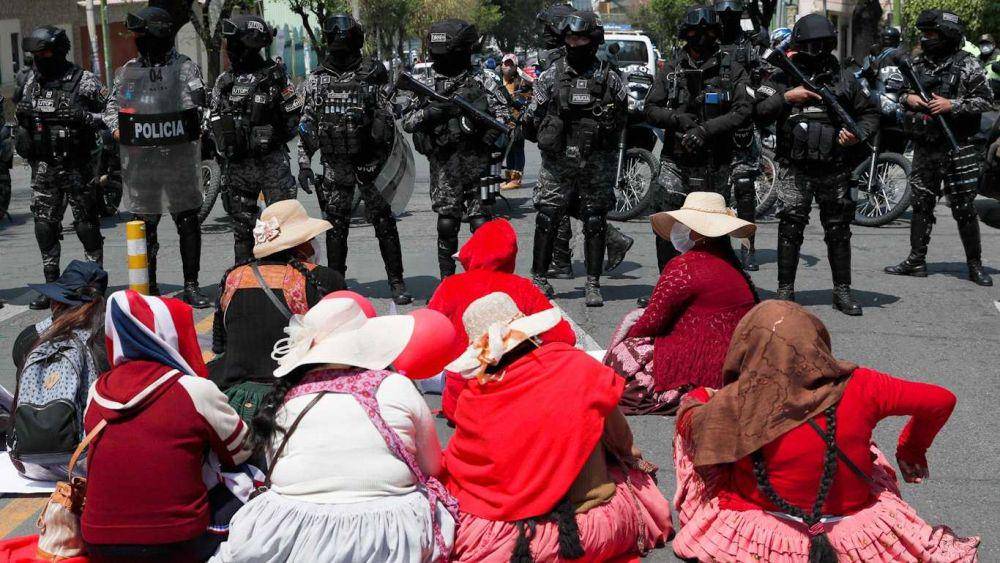 Pekerja hiburan protes karena lockdown di Bolivia. Presiden Bolivia dikritik karena lamban dalam penanganan Covid-19 (twitter.com/Vida Latinoamerica)