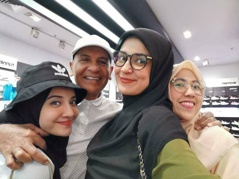 instagram.com/santiasokamala