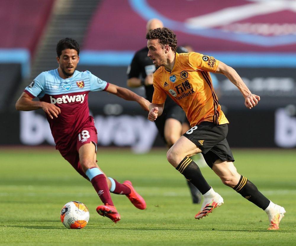 Diogo Jota beraksi bersama Wolves. Twitter/@diogojota18