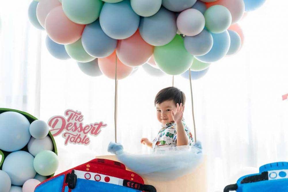 10 Potret Gevariel Jogi, Putra Sammy Simorangkir yang Curi Perhatian