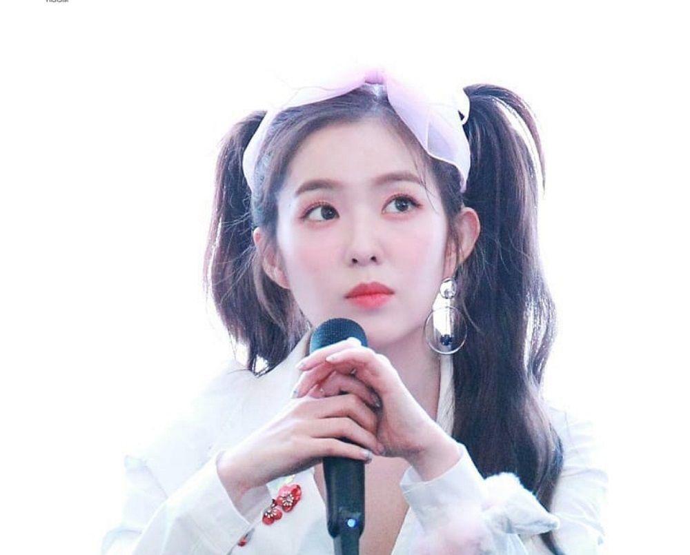 Super Cute! 9 Potret Irene Red Velvet dengan Gaya Rambut Kuncir Dua
