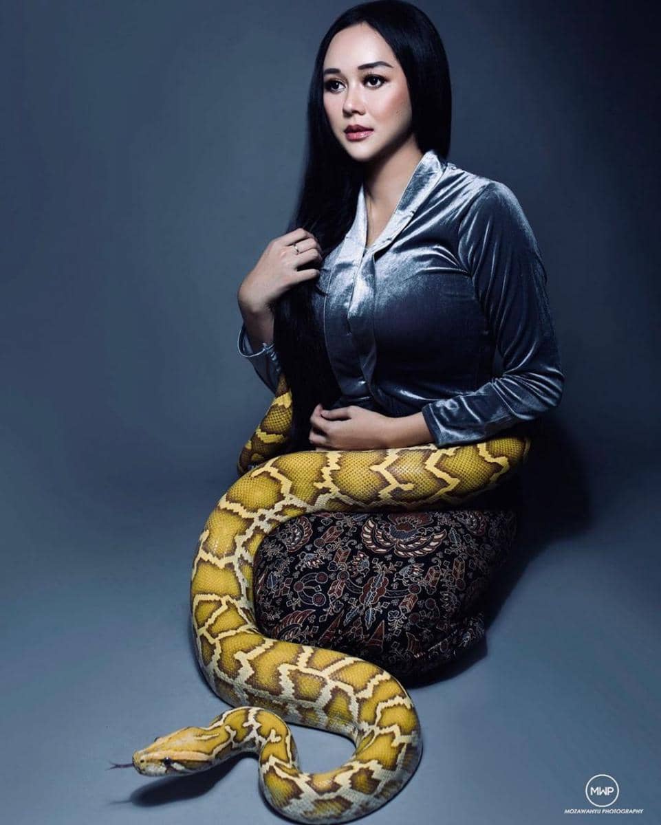 Moza Wahyu Photography via instagram.com/aurakasih