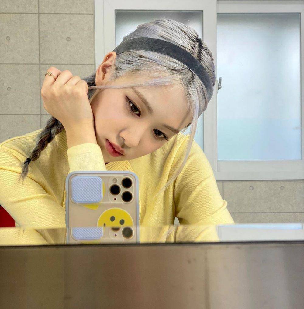 instagram.com/roses_are_rosie