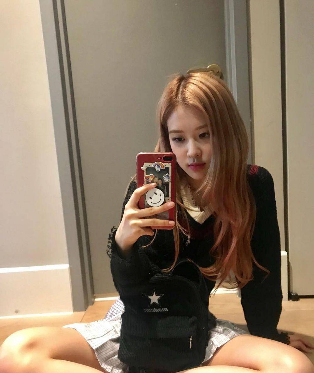 instagram.com/roses_are_rosie