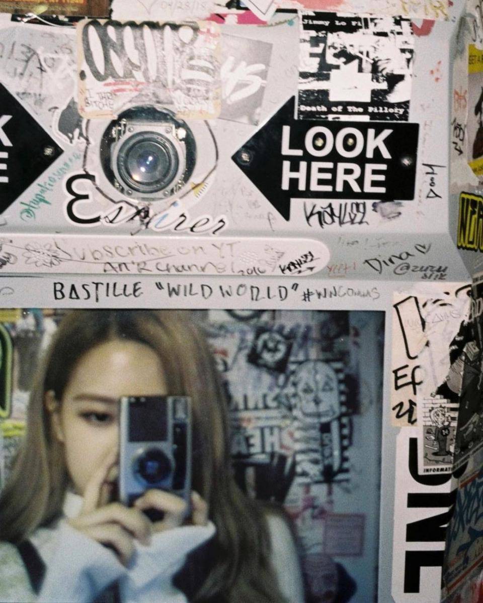 instagram.com/roses_are_rosie