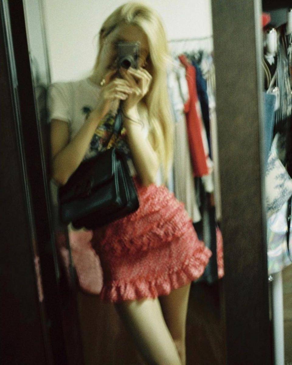 instagram.com/roses_are_rosie