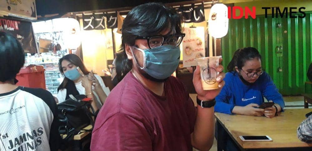 Co-founder Kopi Sajen, Fachrizal Muliawan saat di wawancarai IDN Times di Samarinda (IDN Times/Istimewa)