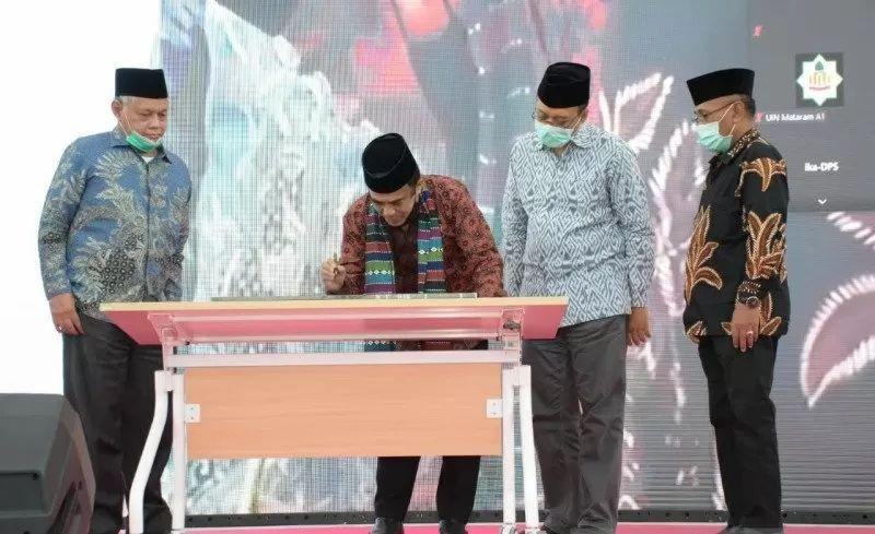 Sempat Bertemu Menag, Gubernur NTB Akan Jalani Tes COVID-19