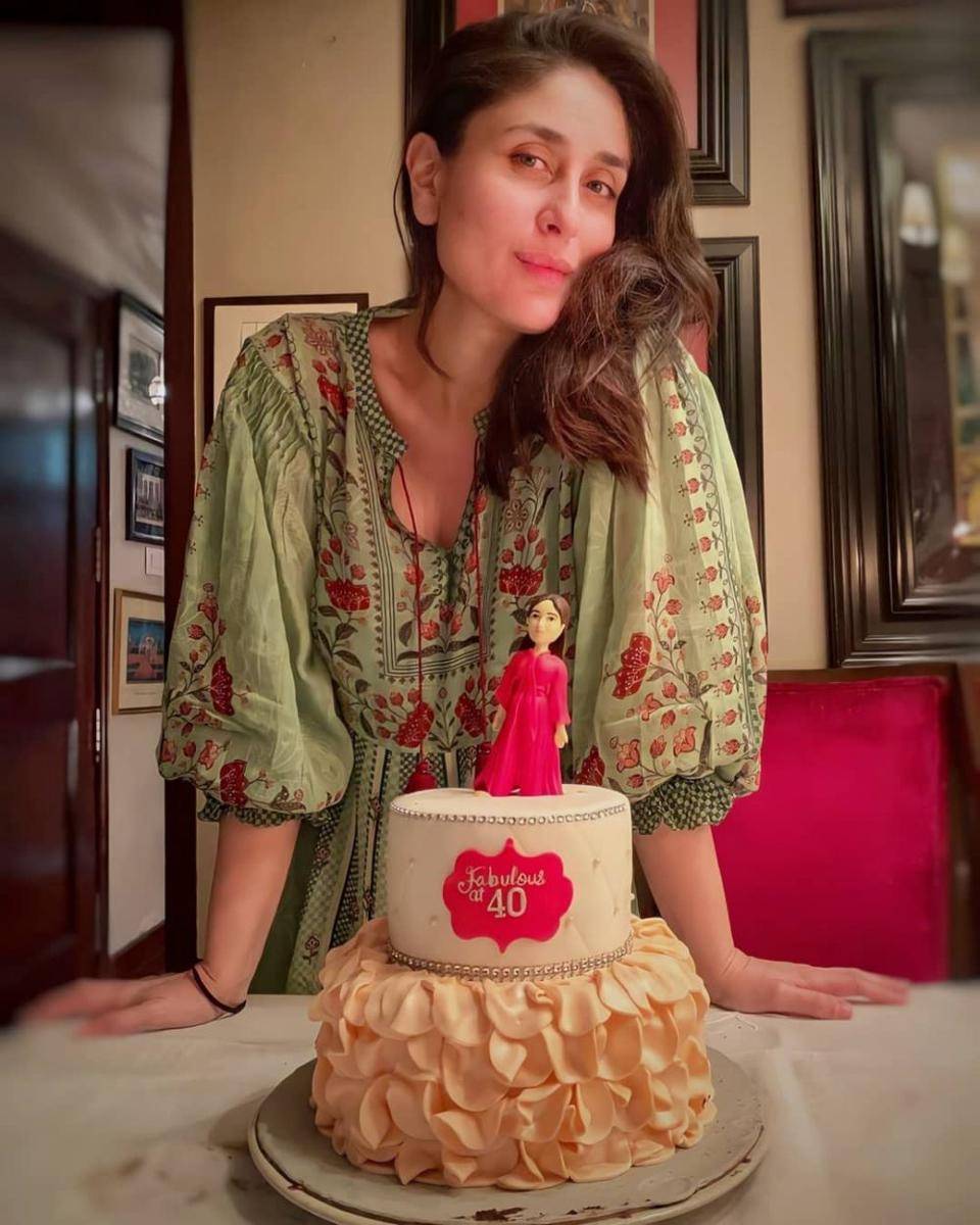 instagram.com/therealkareenakapoor