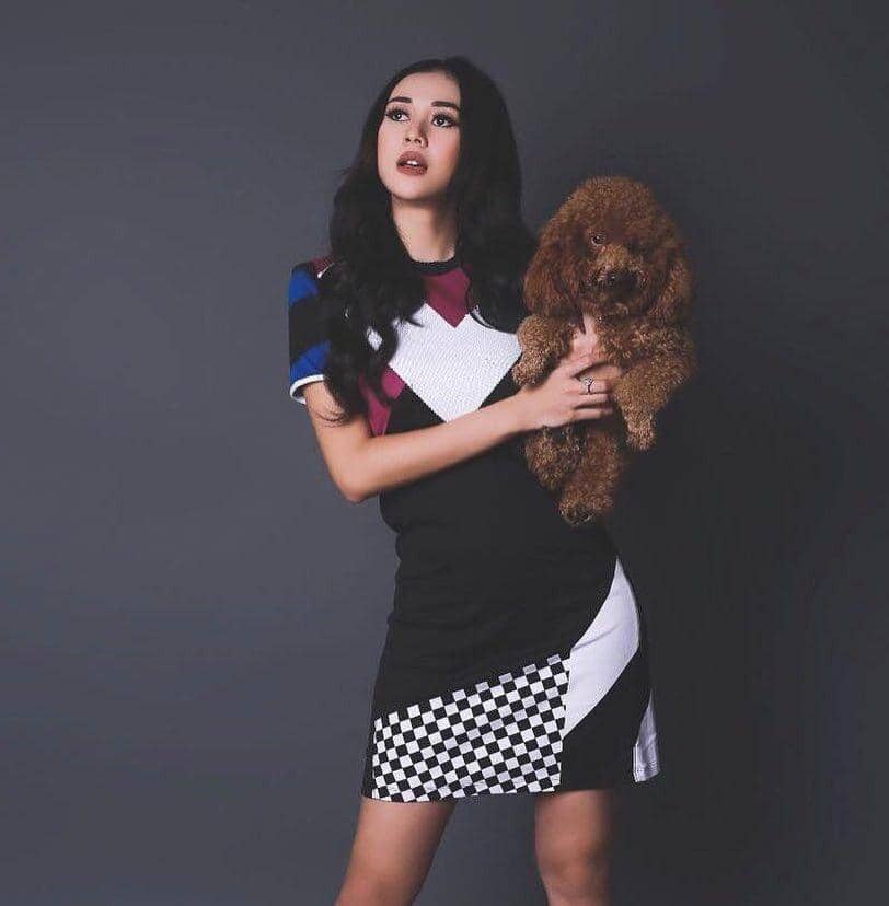 instagram.com/aurakasih