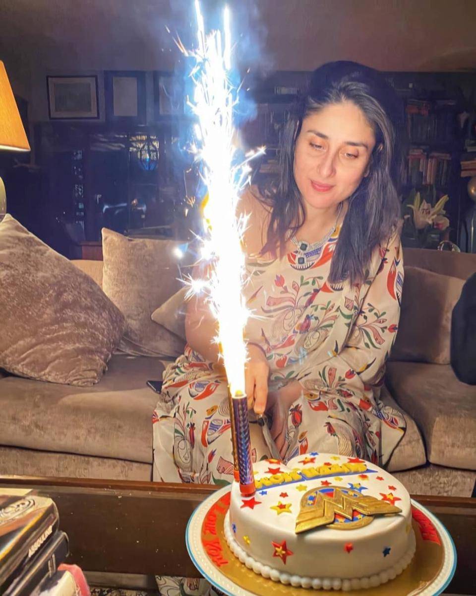 instagram.com/therealkareenakapoor