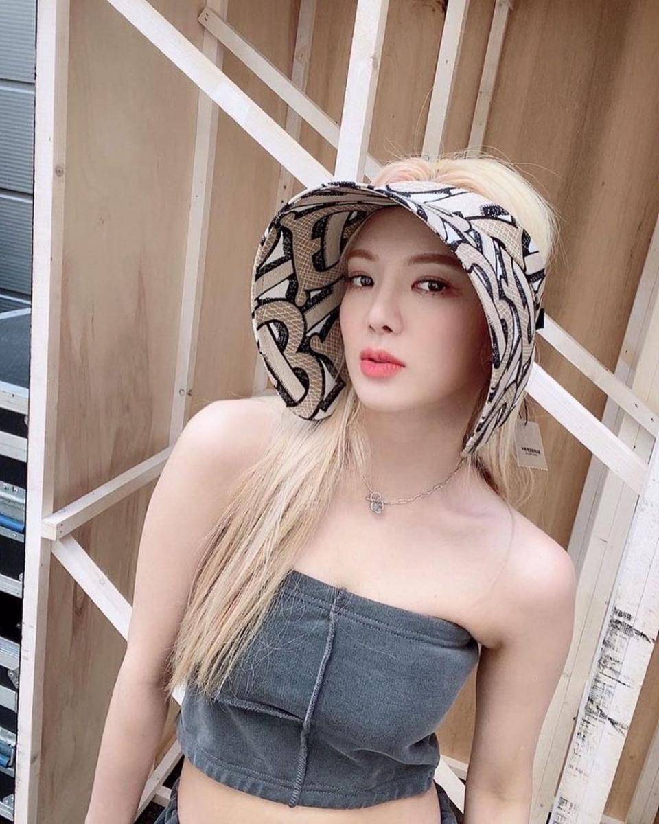 Instagram.com/hyoyeon_x_x