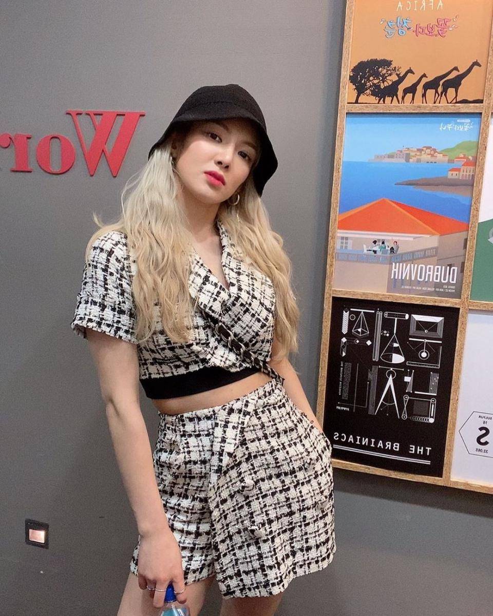 Instagram.com/hyoyeon_x_x
