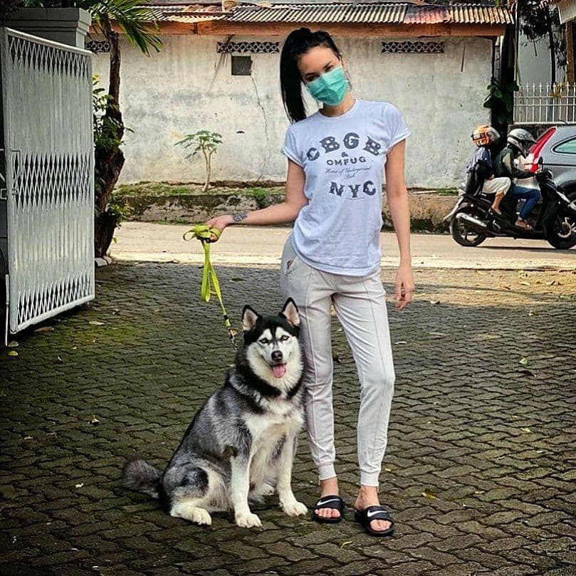 instagram.com/sophia_latjuba88