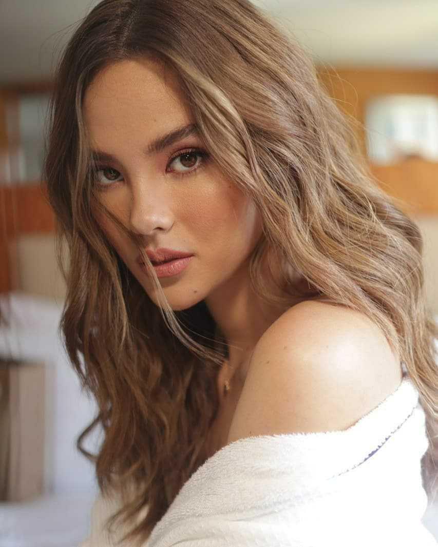 9 Pesona Catriona Gray, Miss Universe 2018 yang Makin Stunning