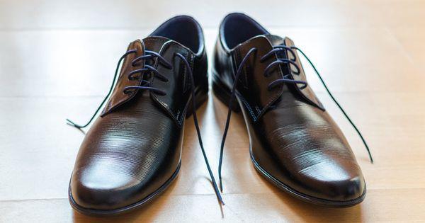 5 Cara Membersihkan Sepatu Pantofel Kesayanganmu Biar Selalu Kinclong