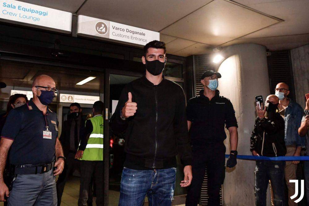 Alvaro Morata sudah mendarat di Turin dan segera jalani tes medis dengan Juventus. Twitter/@juventusfcen