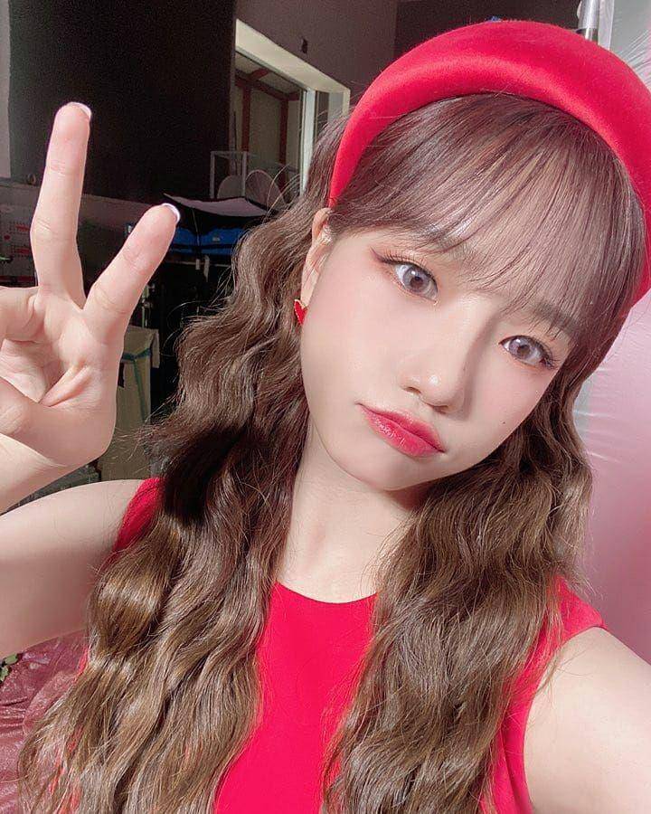 instagram.com/official_izone
