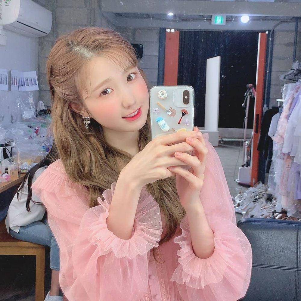 instagram.com/official_izone