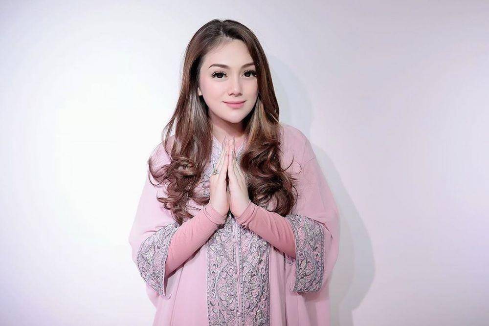 instagram.com/celine_evangelista