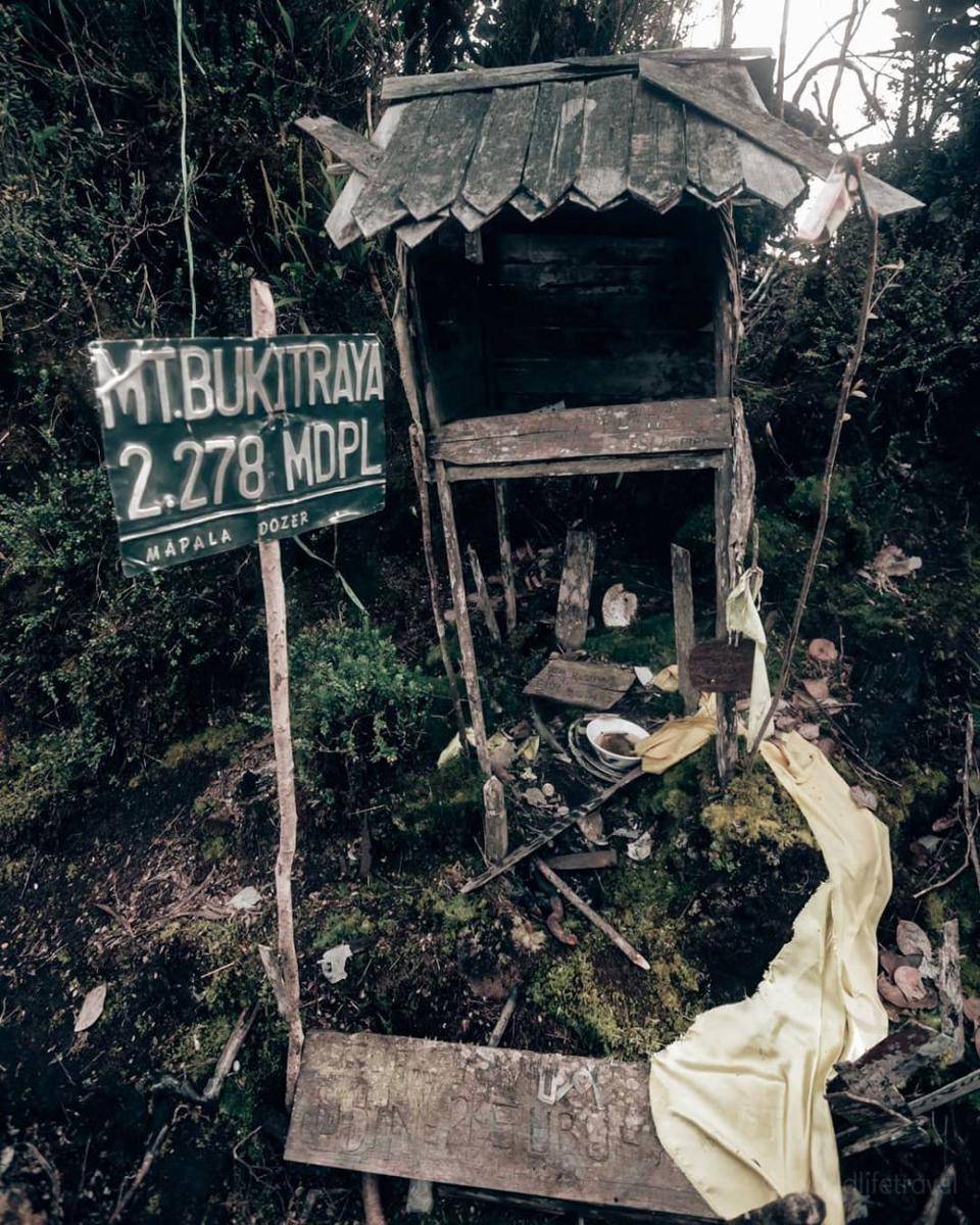 Potret Gunung Bukit Raya (instagram.com/worldlifetravel)