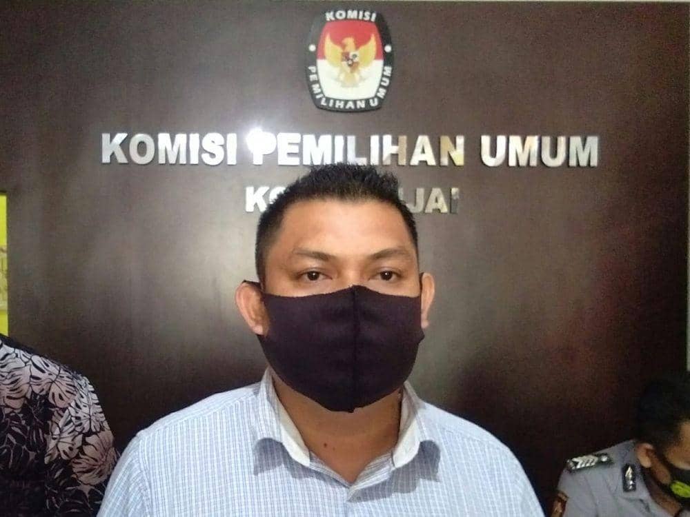 Ketua KPU Binjai Zulfan Efendi, saat memberikan keterangan terkait Bapaslon menjadi Paslon (IDN Times/ Bambang Suhandoko)