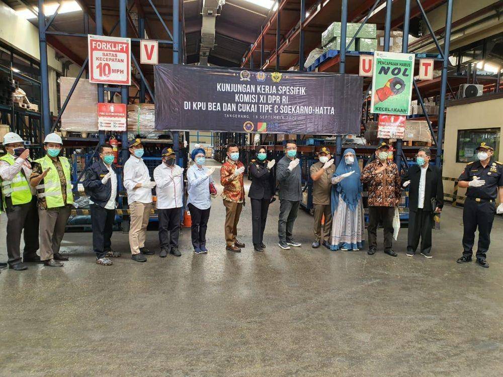 Dirjen Bea Cukai mengamankan eksor benih lobster tujuan Vietnam di Bandara Soekarno Hatta (Dok.Istimewa)