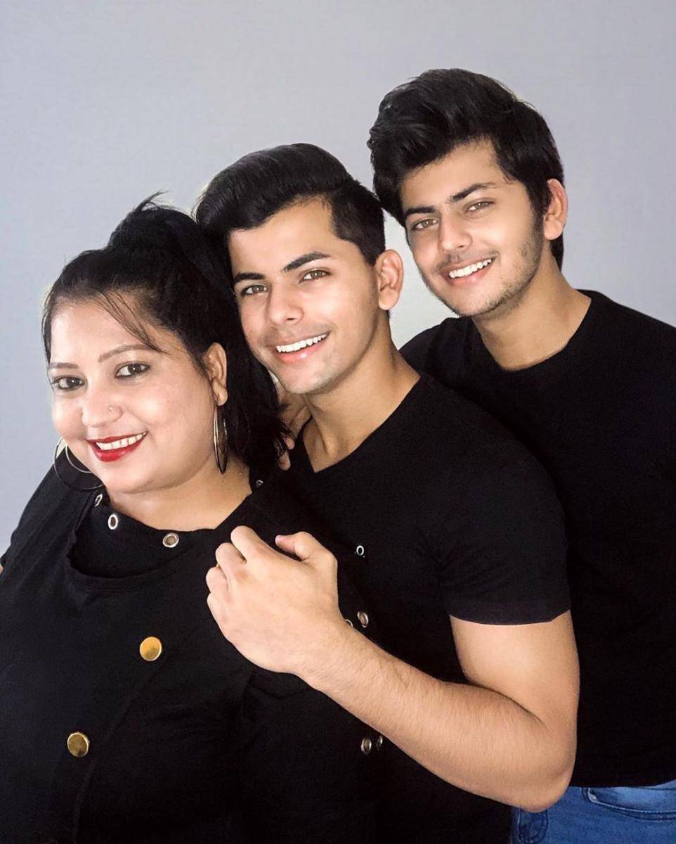 instagram.com/theabhisheknigam