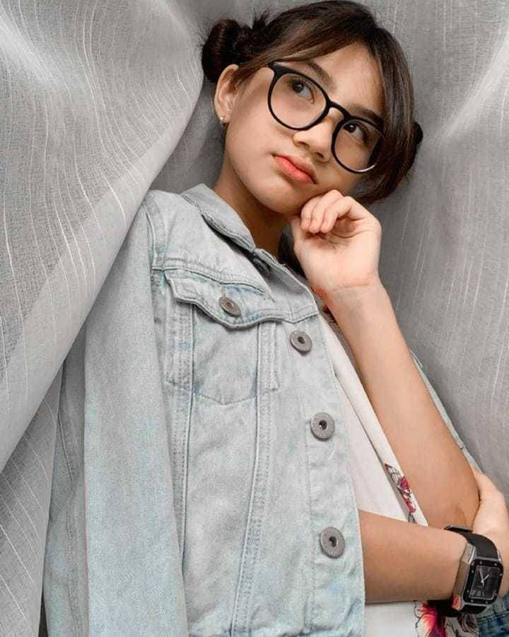 instagram.com/mollybaihaqi