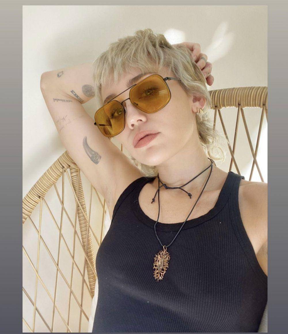 Twitter.com/MileyCyrus