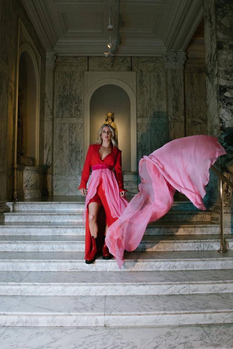 Twitter.com/elliegoulding