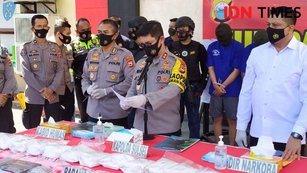 Ekspos tangkapan sabu dan pil ekstasi di Kantor Polrestabes Makassar. IDN Times/Sahrul Ramadan
