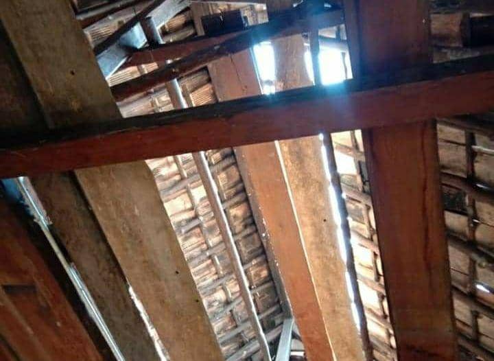 Sebagian rumah atapnya terangkat saat disapu puting beliung (BPBD Sumsel)