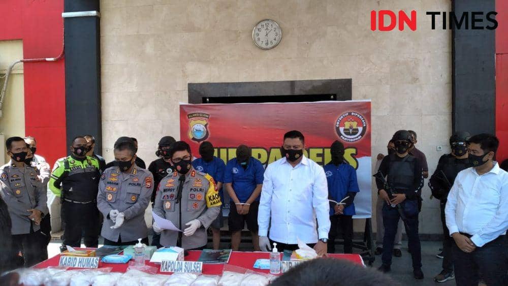 Ekspos tangkapan sabu dan pil ekstasi di Kantor Polrestabes Makassar. IDN Times/Sahrul Ramadan