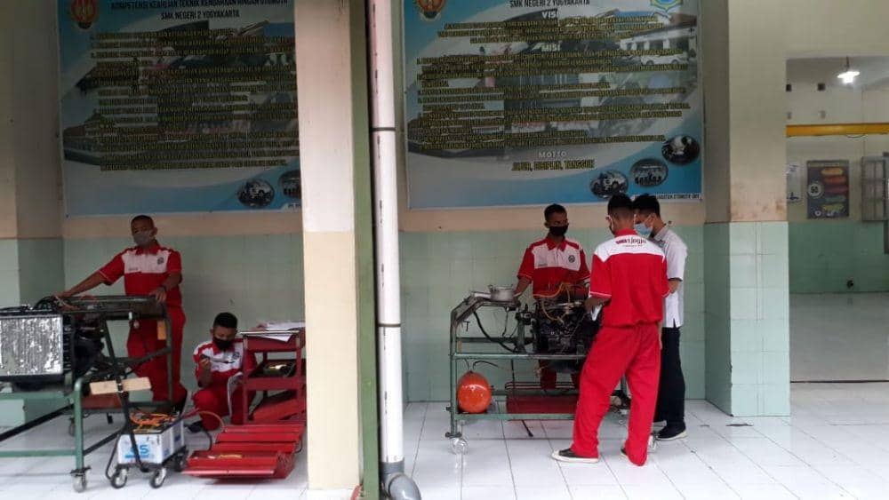 Suasana belajar praktik di SMKN 2 Jogja menerapkan protokol kesehatan/dokumentasi SMKN 2 Jogja