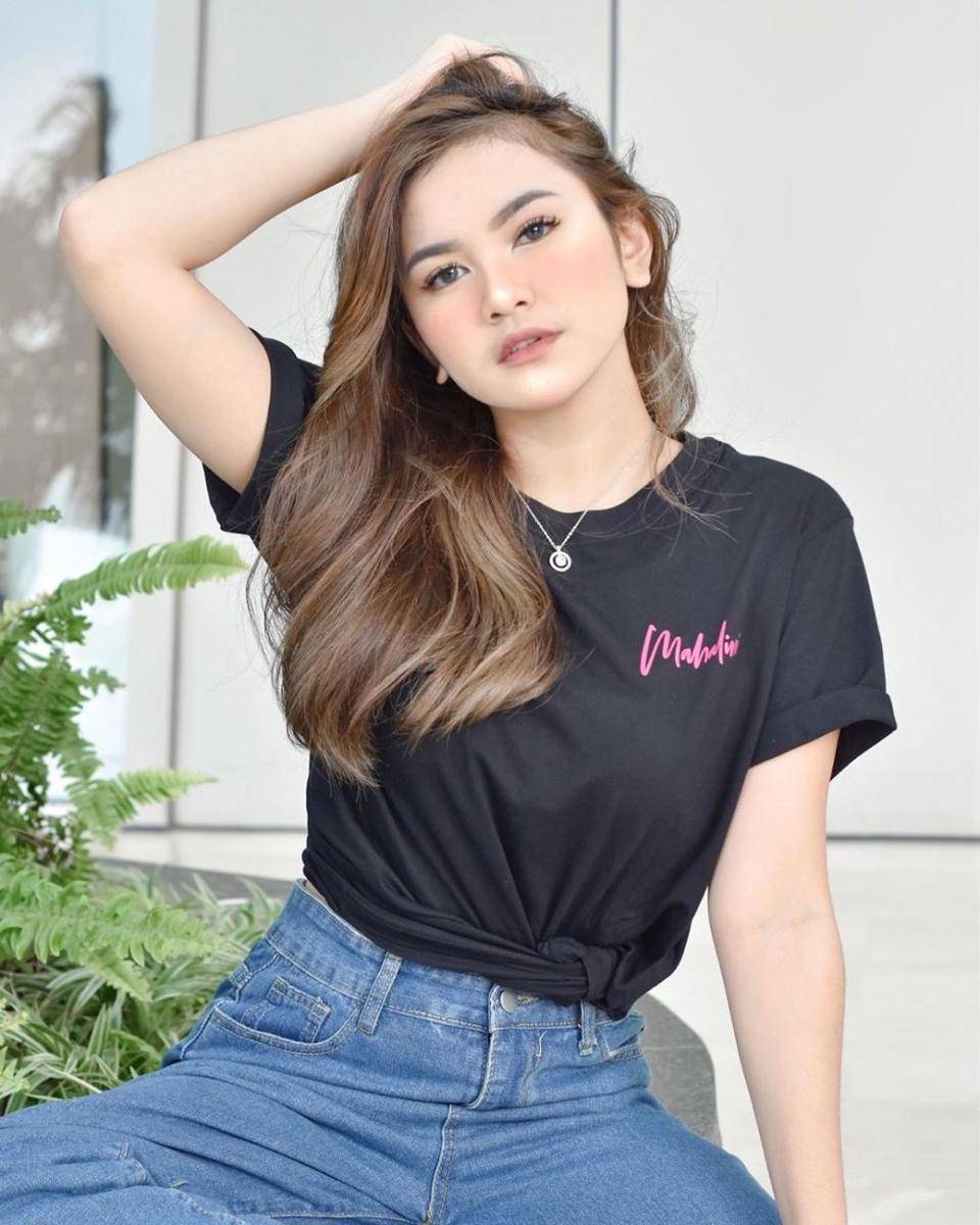 tamimotret via instagram.com/mahaliniraharja