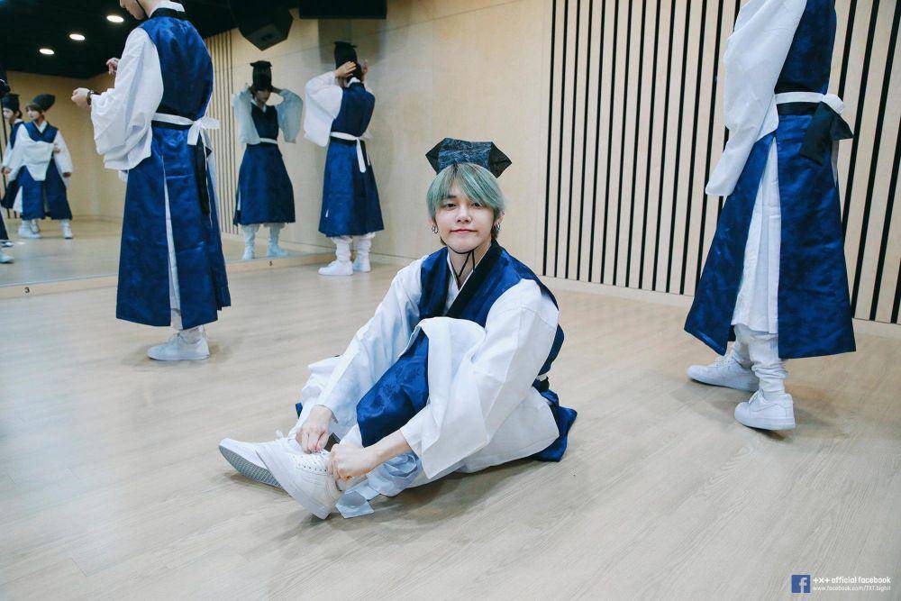 facebook.com/TXT.bighit