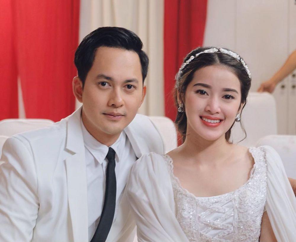 Resmi 'Menikah' di Sinetron, 9 Kemesraan Kiki Farrel dan Rosiana Dewi