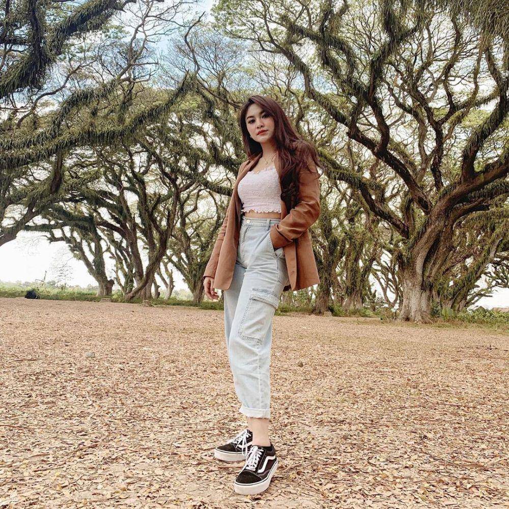 instagram.com/mahaliniraharja