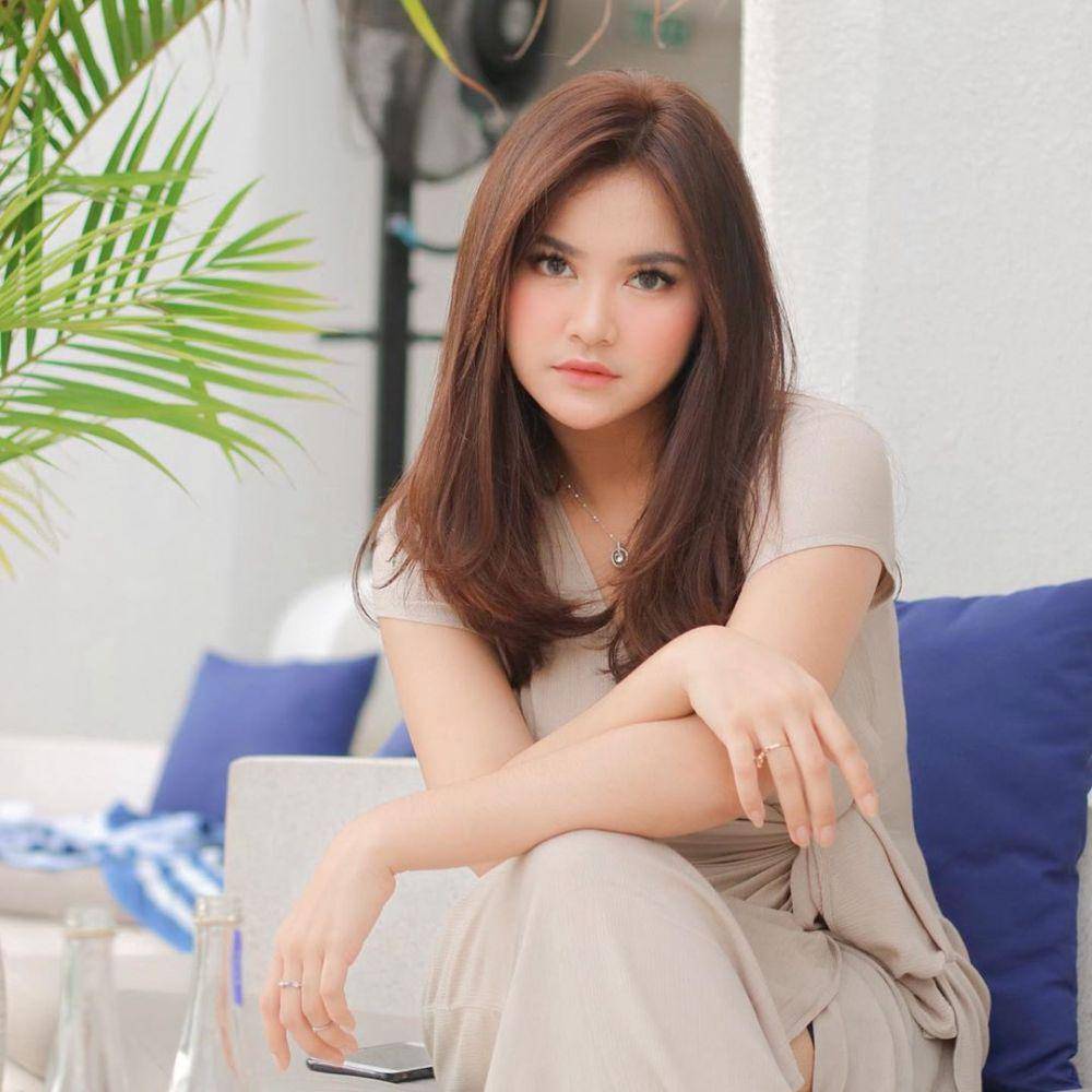 instagram.com/mahaliniraharja