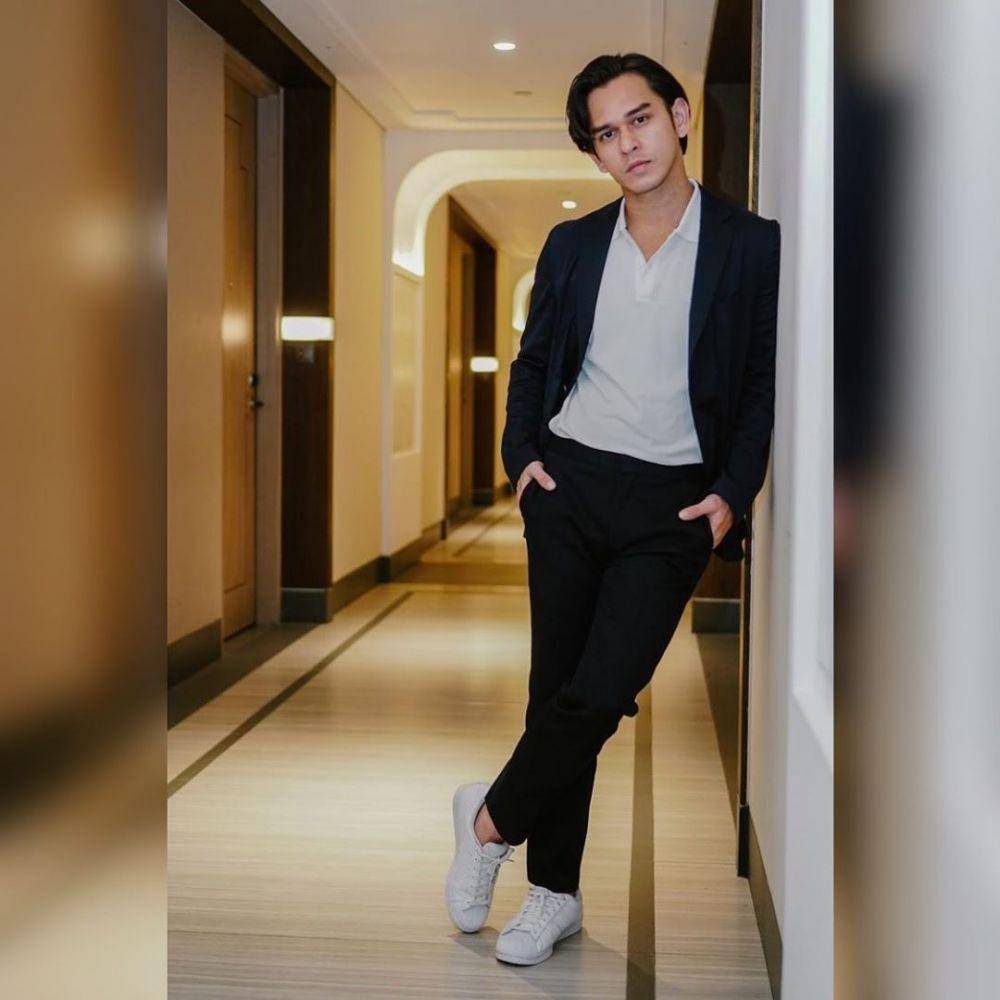 @ikhsanprastowo via instagram.com/azofrangga