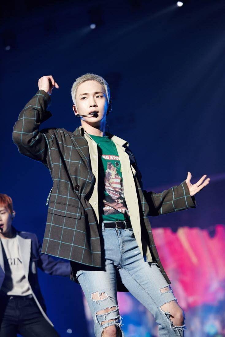 twitter.com/almightykeybeom