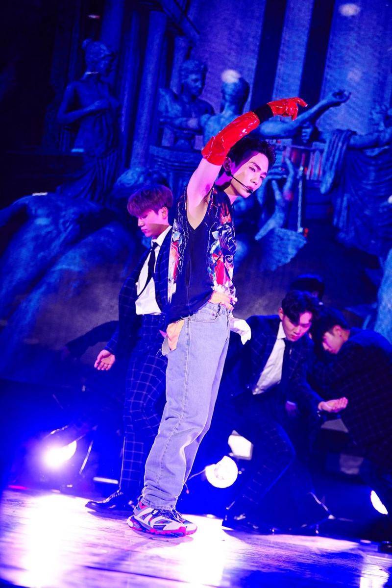 twitter.com/almightykeybeom