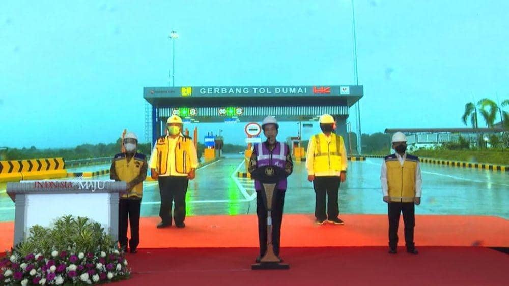 Diresmikan Jokowi, Tol Pekanbaru-Dumai Punya 4 Terowongan Gajah Loh!