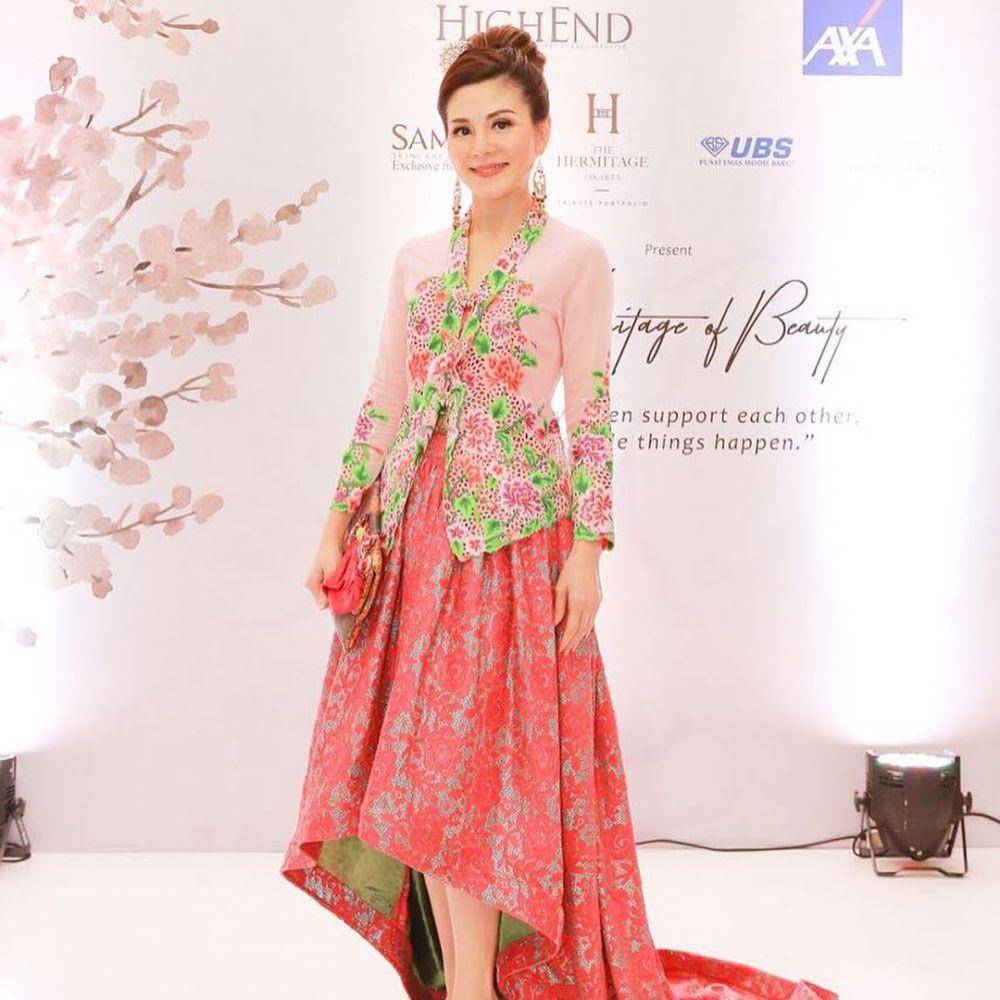 instagram.com/margaretvivi | Inspirasi Kebaya Margaret Vivi