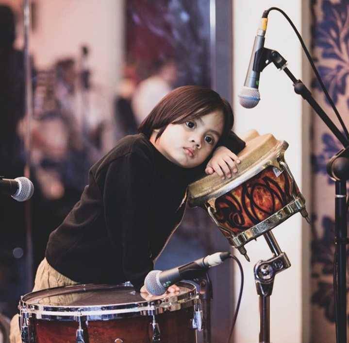 instagram.com/ayudiac/