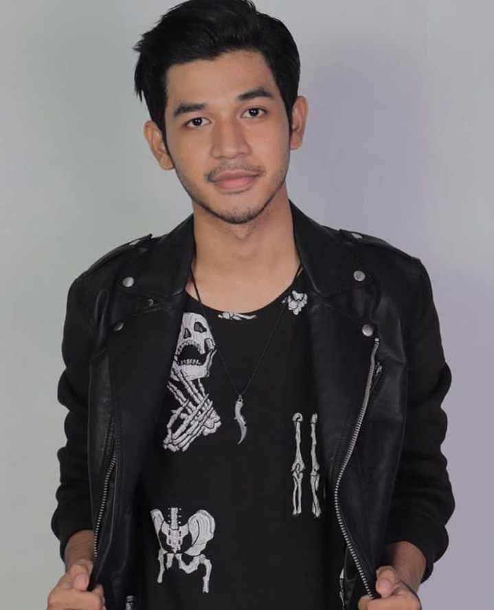 instagram.com/deboys13/