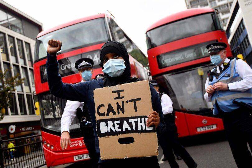 Ilustrasi warga London, Inggris berunjuk rasa (ANTARA FOTO/REUTERS/Toby Melville)
