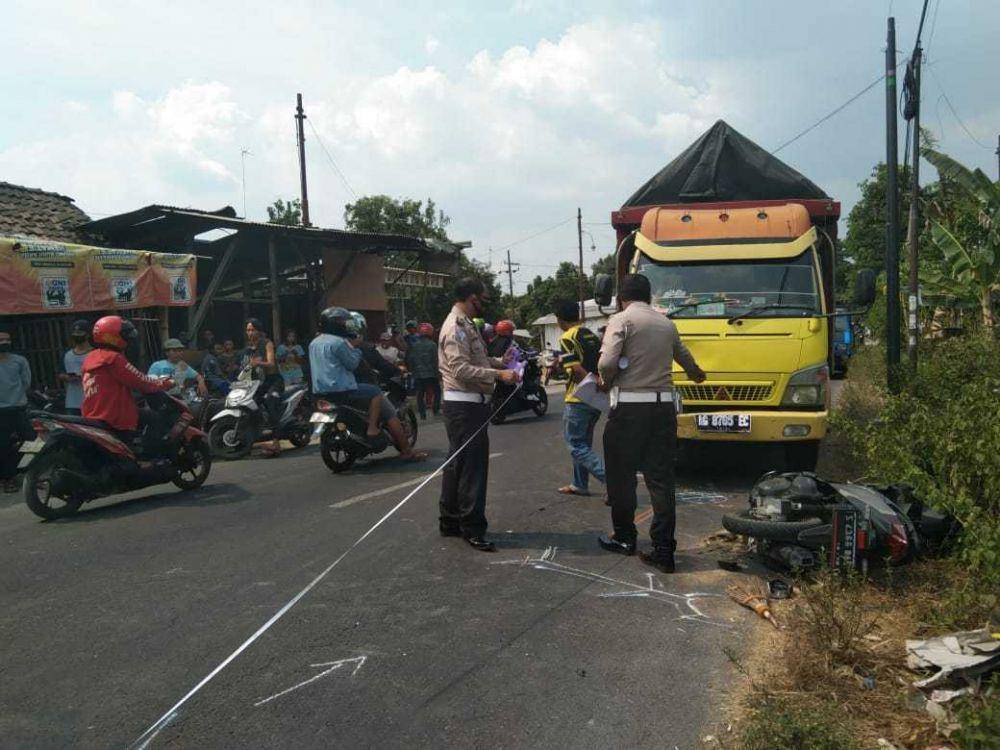 Petugas melakukan olah TKP. IDN Times/Zainul Arifin